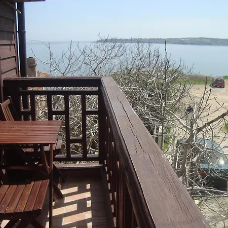 Guest house Deep Blue 2*